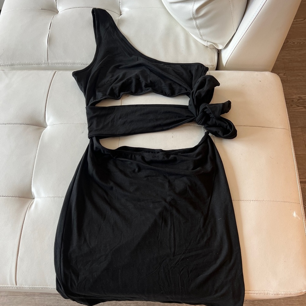 Mini black dress never worn